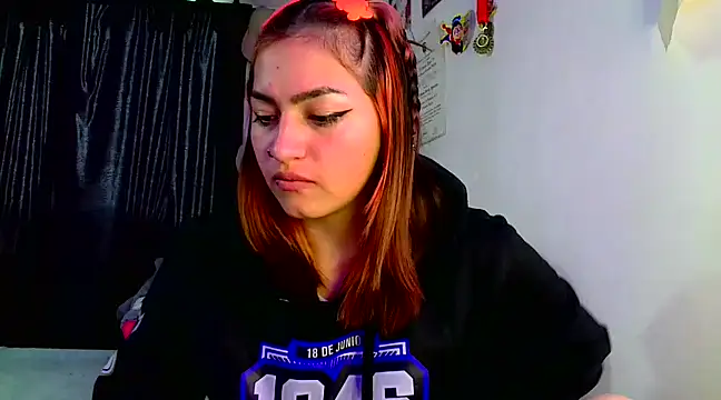 lucycherry   online show from March 18, 2025, 12:14 pm