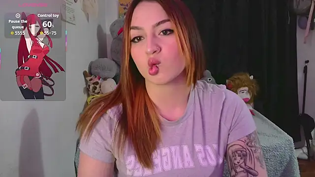 lucycherry   online show from September 11, 2025, 2:11 am