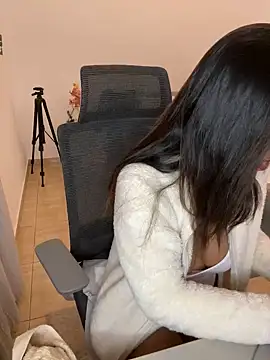 Snapshot of NaughtyMe chatting on December 6, 2024, 9:24 pm NaughtyMe online show from December 6, 2024, 9:24 pm