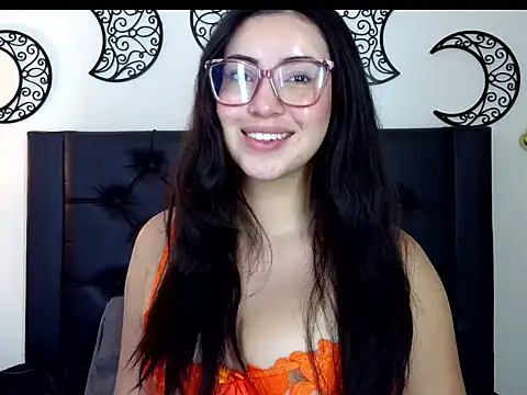 EvoletFMK online show from December 18, 2025, 5:30 pm