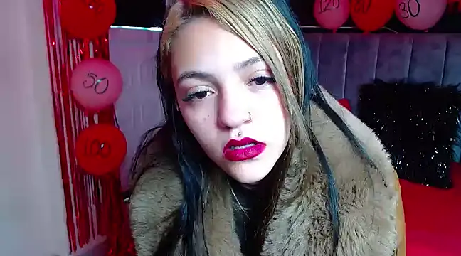 Violettasquirt online show from February 18, 2025, 2:38 pm