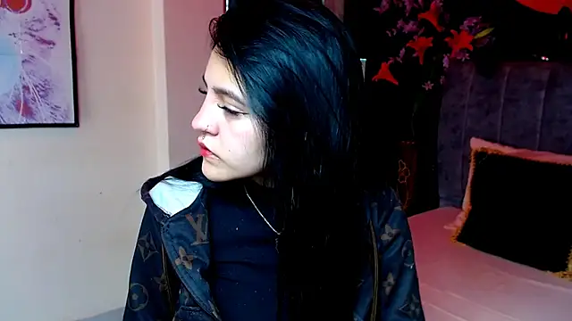 Violettasquirt online show from December 1, 2025, 1:49 pm