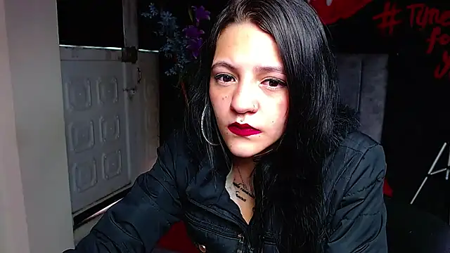 Violettasquirt online show from March 17, 2026, 1:36 pm