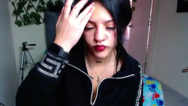 Snapshot of Violettasquirt chatting on July 15, 2026, 2:00 pm Violettasquirt online show from July 15, 2026, 2:00 pm