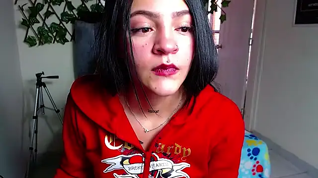 Snapshot of Violettasquirt chatting on July 21, 2026, 1:35 pm Violettasquirt online show from July 21, 2026, 1:35 pm