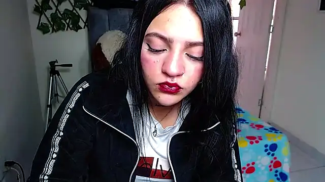 Snapshot of Violettasquirt chatting on July 23, 2026, 1:53 pm Violettasquirt online show from July 23, 2026, 1:53 pm