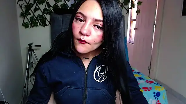 Snapshot of Violettasquirt chatting on July 24, 2026, 1:31 pm Violettasquirt online show from July 24, 2026, 1:31 pm