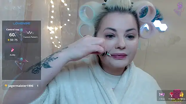 Snapshot of JewellKiss7 chatting on November 26, 2025, 10:16 am JewellKiss7 online show from November 26, 2025, 10:16 am