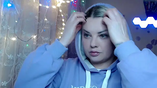 Snapshot of JewellKiss7 chatting on February 4, 2026, 9:53 pm JewellKiss7 online show from February 4, 2026, 9:53 pm