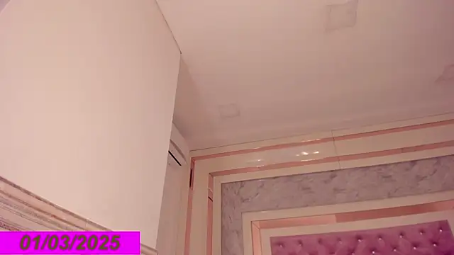 Isabel Escorcia online show from March 1, 2025, 11:04 pm