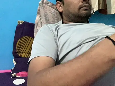 NiceBoy9099 online show from November 8, 2025, 8:14 am