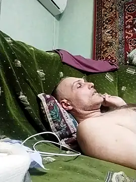 Pineapple04 online show from March 18, 2025, 4:04 pm