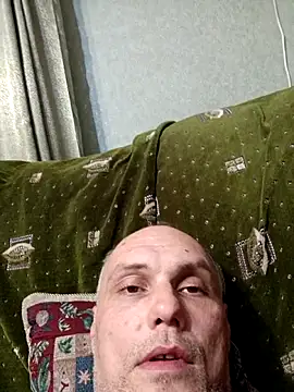 Pineapple04 online show from November 20, 2025, 6:29 pm