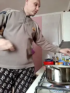 Pineapple04 online show from April 21, 2026, 11:49 am