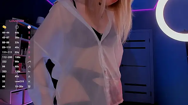 aneta alisha online show from February 1, 2025, 9:19 pm