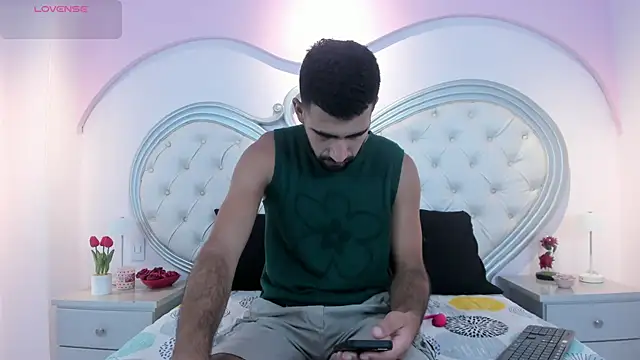 Ethan  Walker online show from April 18, 2026, 1:37 pm