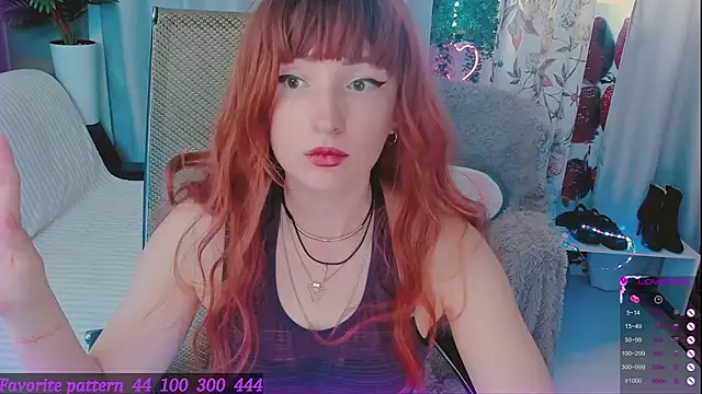 Snapshot of Toxic_Ellies chatting on April 10, 2026, 10:42 am Toxic Ellies online show from April 10, 2026, 10:42 am