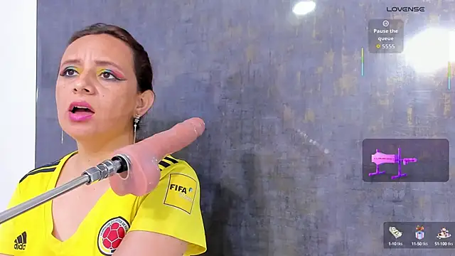 Issys milf online show from September 9, 2025, 12:26 pm