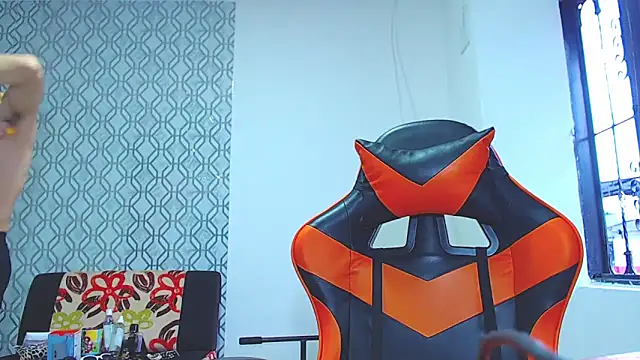 ADAM HOT online show from April 21, 2026, 10:34 pm