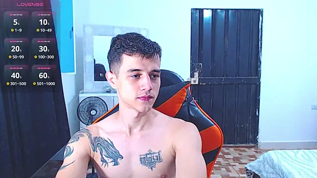 Snapshot of ADAM_HOT chatting on July 22, 2026, 7:27 pm ADAM HOT online show from July 22, 2026, 7:27 pm