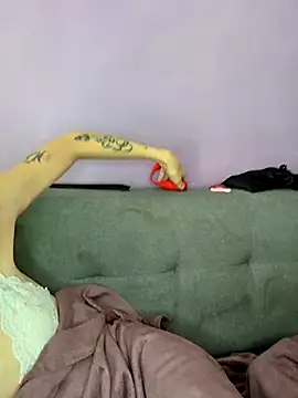 chachalette444 online show from December 21, 2025, 1:18 pm