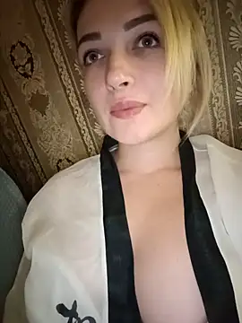 Snapshot of KateCrystal7 chatting on November 4, 2025, 4:55 am KateCrystal7 online show from November 4, 2025, 4:55 am