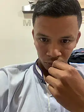 Snapshot of Onel9701 chatting on March 22, 2026, 3:15 pm Onel9701 online show from March 22, 2026, 3:15 pm