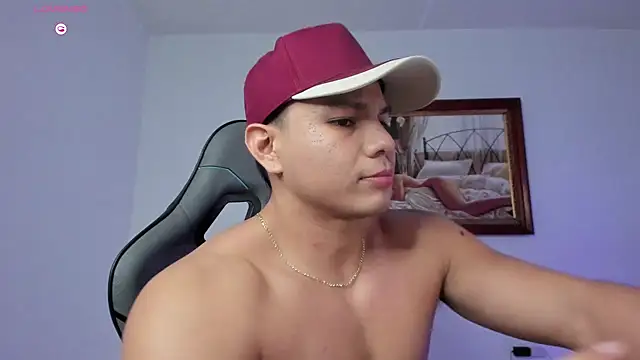 RoyConstance online show from April 19, 2026, 4:01 am