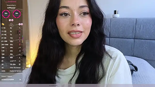 Snapshot of Soffimoon_ chatting on June 16, 2026, 8:22 pm Soffimoon online show from June 16, 2026, 8:22 pm
