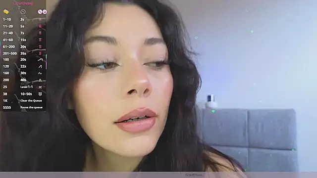 Snapshot of Soffimoon_ chatting on June 25, 2026, 8:24 pm Soffimoon online show from June 25, 2026, 8:24 pm