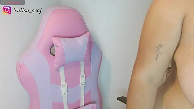 yulissa18 online show from June 11, 2026, 4:10 am