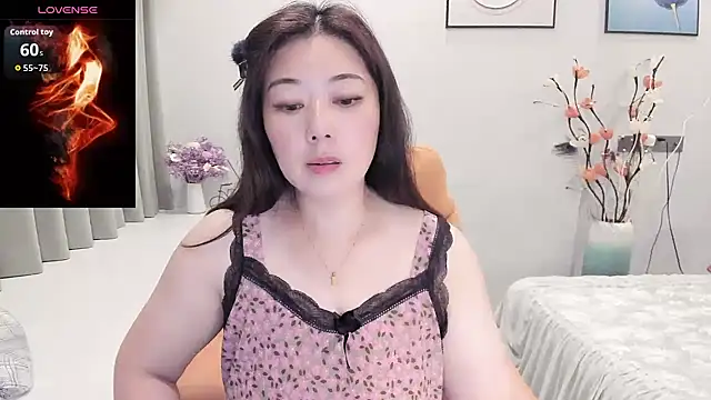 Crystal Wings online show from September 18, 2025, 12:40 pm