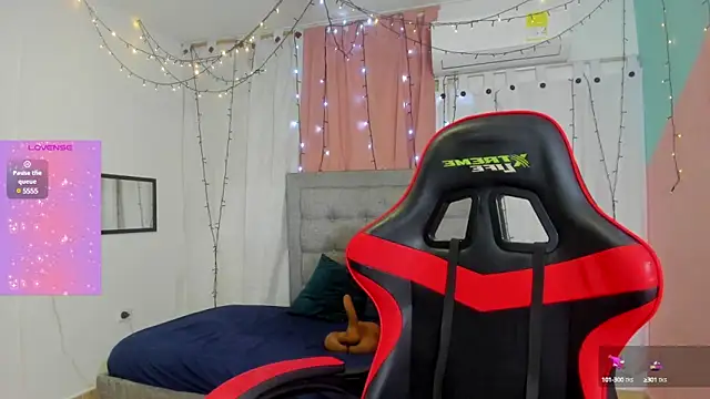 valentina 0  online show from February 4, 2025, 6:46 am