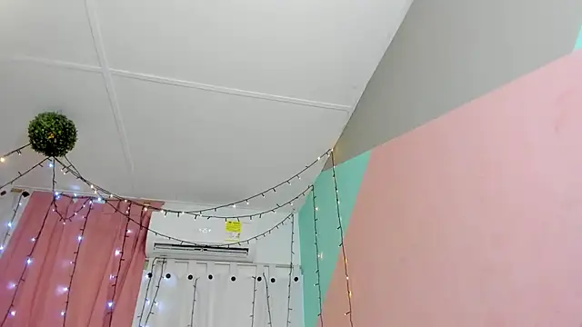 valentina 0  online show from March 2, 2025, 5:12 am