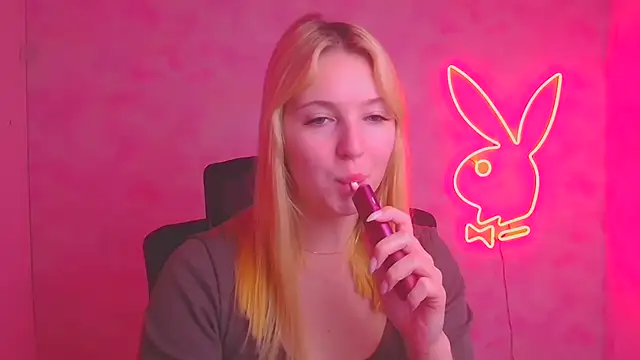 Milka kiss  online show from November 17, 2025, 1:06 pm