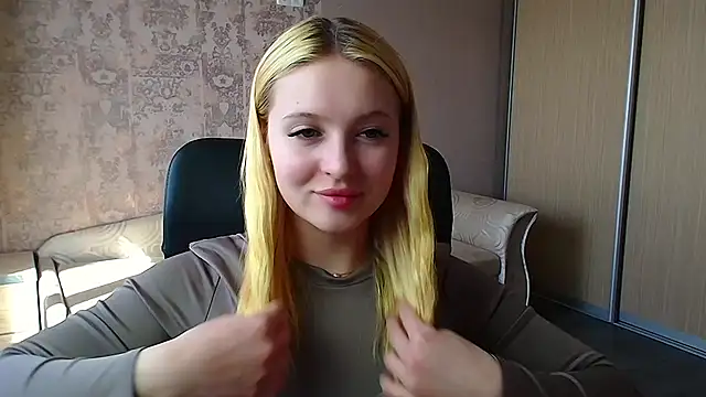 Snapshot of Milka_kiss_ chatting on April 29, 2026, 12:42 pm Milka kiss online show from April 29, 2026, 12:42 pm