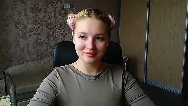 Snapshot of Milka_kiss_ chatting on May 11, 2026, 9:48 am Milka kiss online show from May 11, 2026, 9:48 am