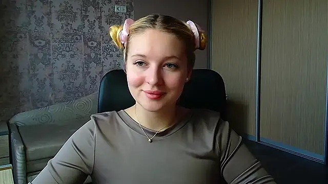 Snapshot of Milka_kiss_ chatting on May 16, 2026, 11:42 am Milka kiss online show from May 16, 2026, 11:42 am
