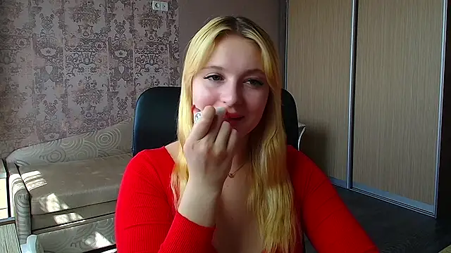 Snapshot of Milka_kiss_ chatting on May 19, 2026, 12:33 pm Milka kiss online show from May 19, 2026, 12:33 pm