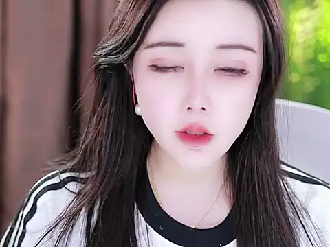 Qiaoqiao  online show from February 7, 2025, 4:35 pm