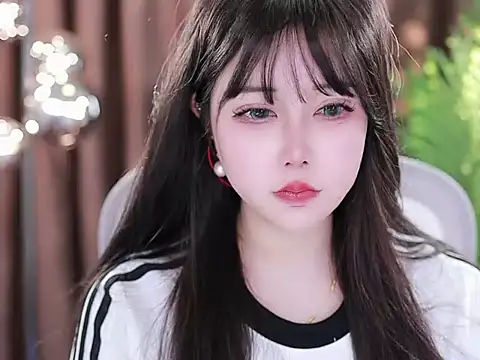 Qiaoqiao  online show from March 7, 2025, 11:07 am