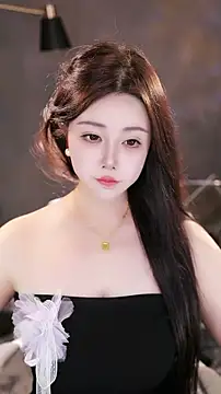 Qiaoqiao  online show from October 21, 2025, 3:57 pm