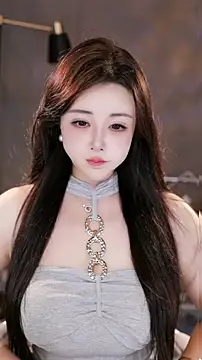 Qiaoqiao  online show from October 28, 2025, 1:58 pm