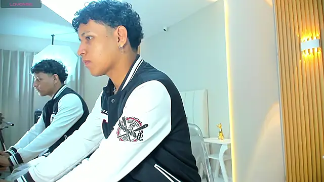 axel ps online show from September 14, 2025, 4:33 am