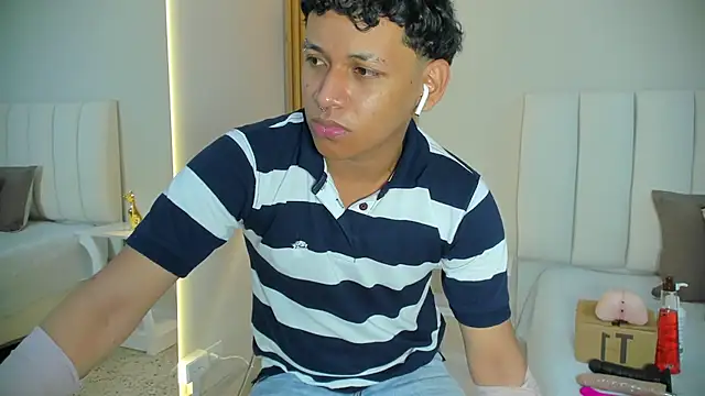 axel ps online show from November 19, 2025, 2:11 am