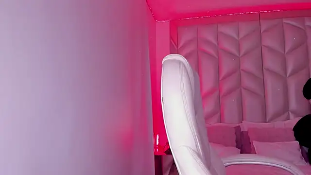 AlhanaRose online show from January 7, 2025, 11:35 pm