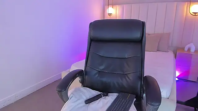 kosmic Angel online show from March 11, 2025, 6:41 pm