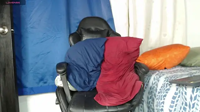 tizziano castillo  online show from February 22, 2025, 12:49 am