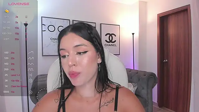 zoee jackson online show from January 20, 2025, 9:53 pm