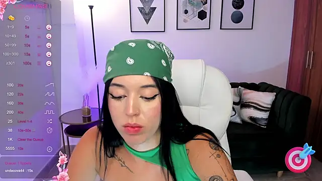 zoee jackson online show from January 24, 2025, 9:47 pm